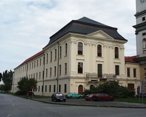 Jesuitenuniversität Trnava.jpg