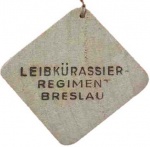 0000-WHW-Helm-Leibkürassier-Breslau-r.jpg