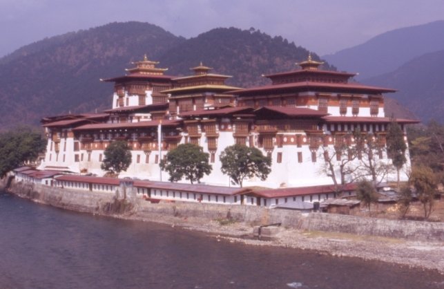 Datei:Abb Punakha Dzong.jpg