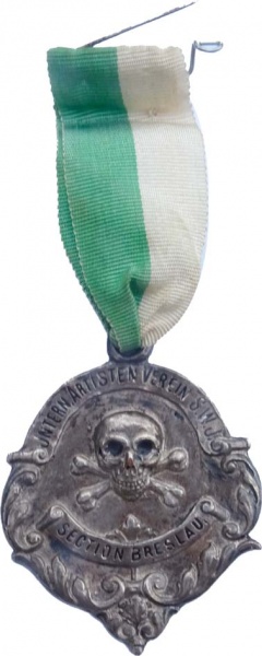 Datei:SWJ-mit Band.jpg