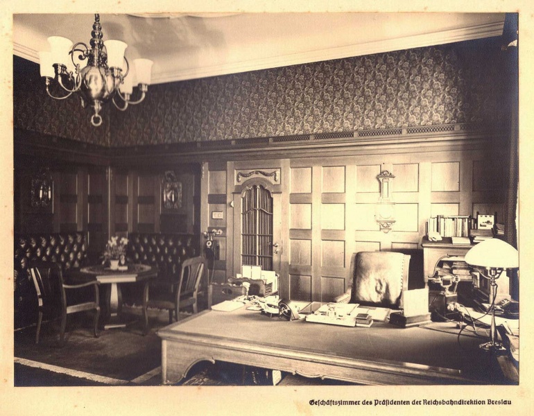 Datei:Büro Präsident Reichsbahn Direktion Schlesien.jpg
