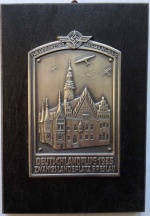 1935-Zwangslandeplatz-Plakette.jpg